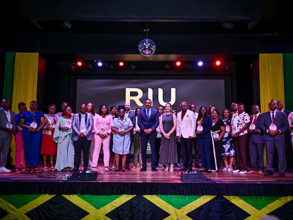 RIU celebrates 25th anniversary of its first hotel in Jamaica
