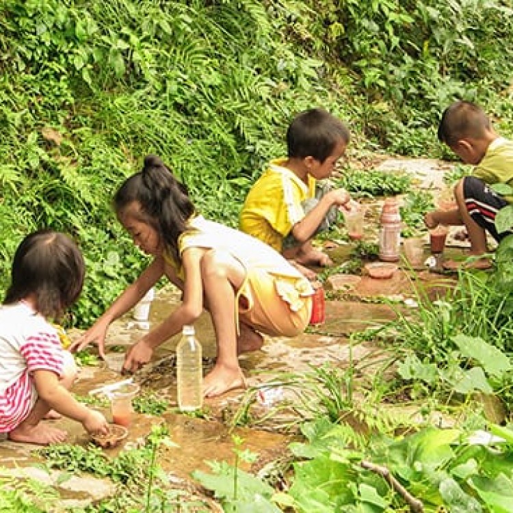 Chase | China - H3738 Kids are still making mudpies Chengyang