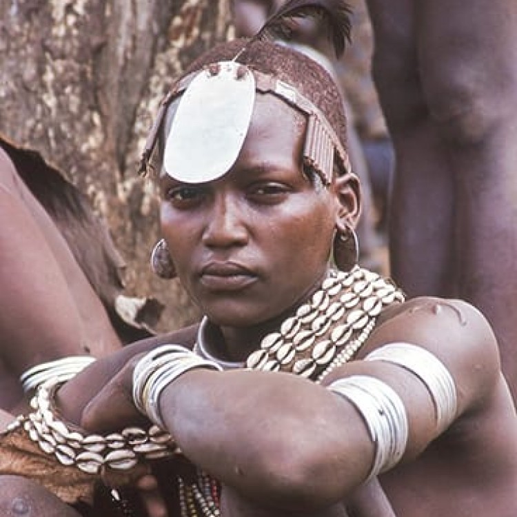 Chase | Ethiopia - 175-04s Proud and beautiful tribal woman