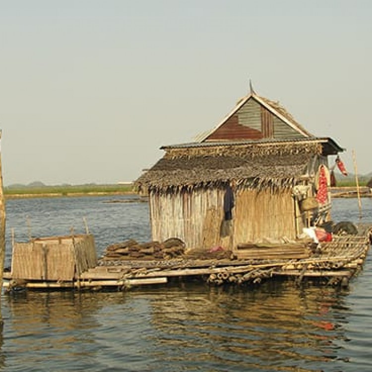 Chase | Sulawesi - 3312 Floating village